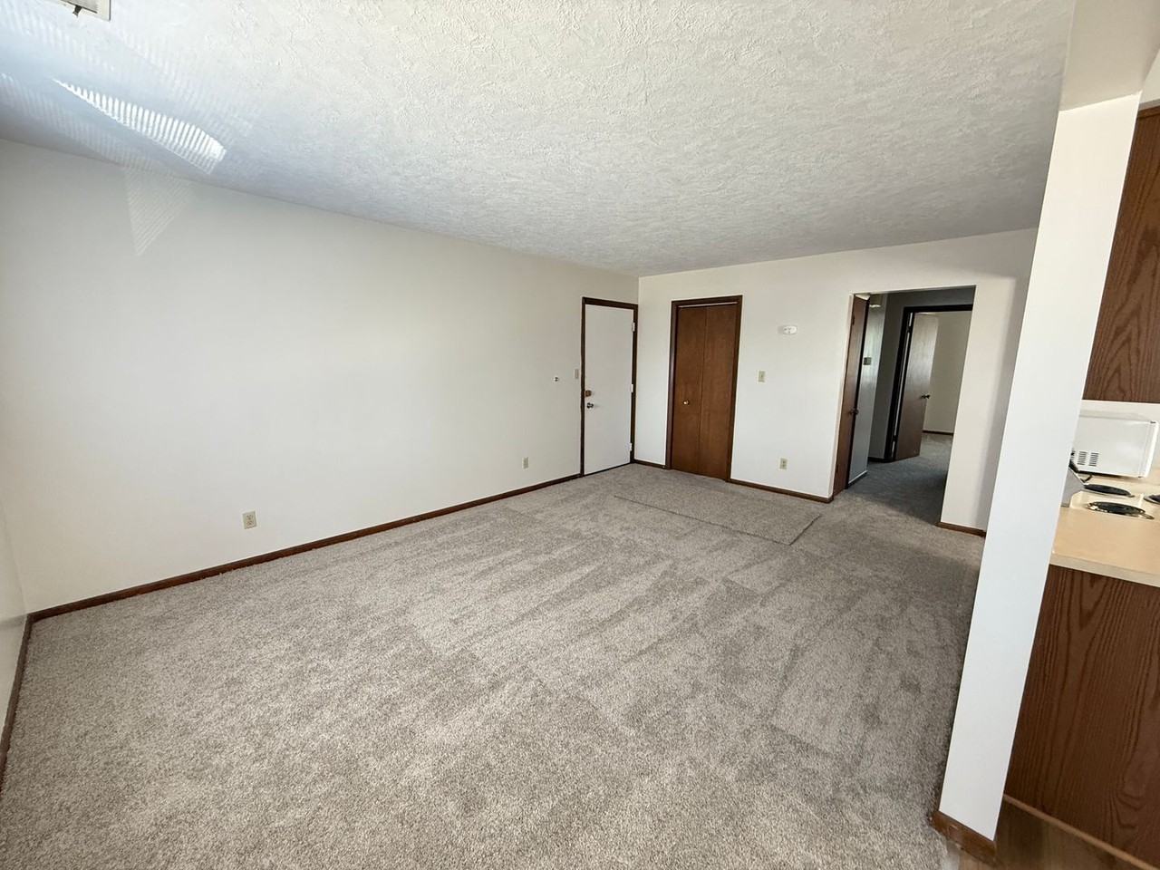 Herbert St 120 E - Photo 5 of 28
