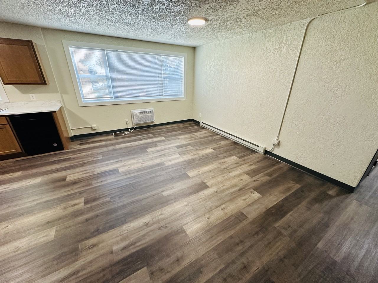 906 N 2nd St - 11 Plex - Photo 2 of 9