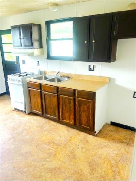 471 S 4th St #2ndFL - Photo 4 of 9