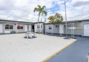 featured image of 1015 Palm Avenue