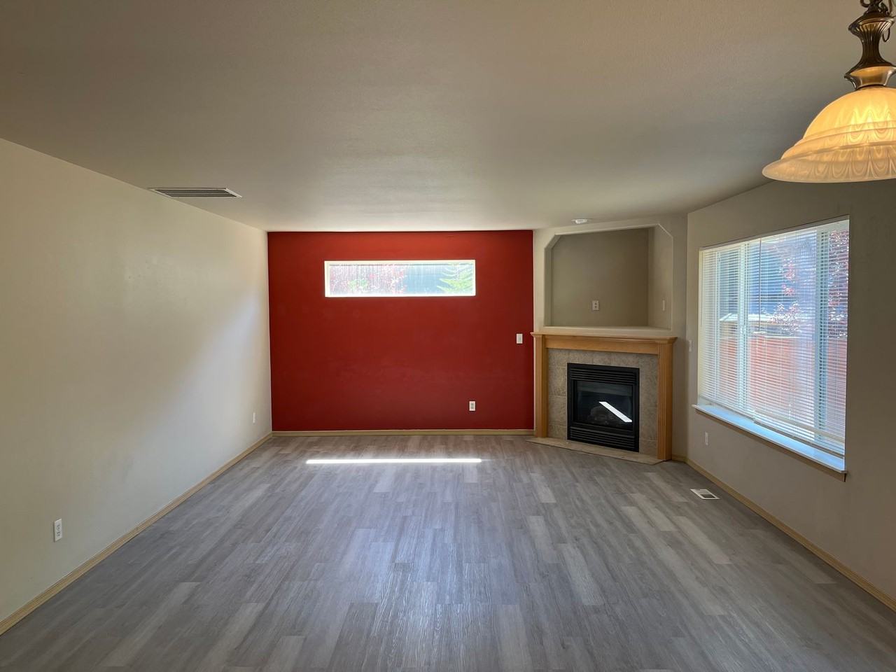 18544 96th Ave E - Photo 3 of 11