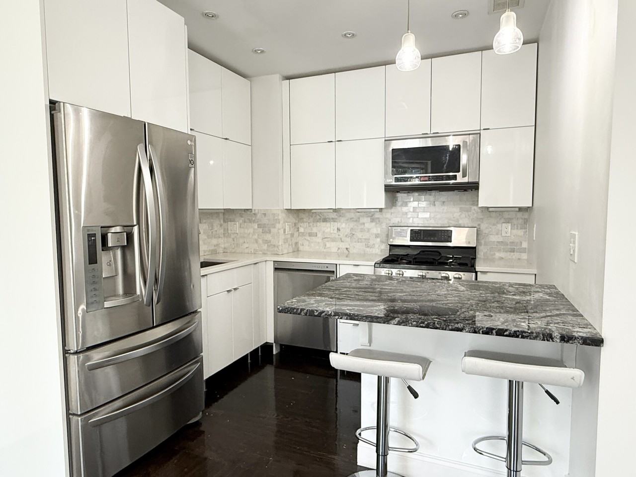 38 Cameron St #1F - Photo 2 of 10