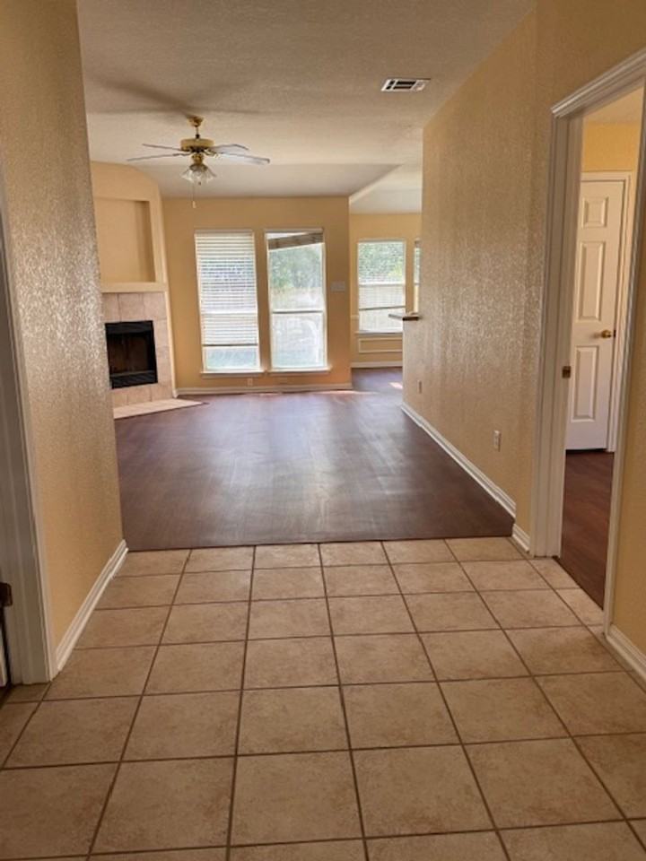 401 Katy Xing - Photo 2 of 14