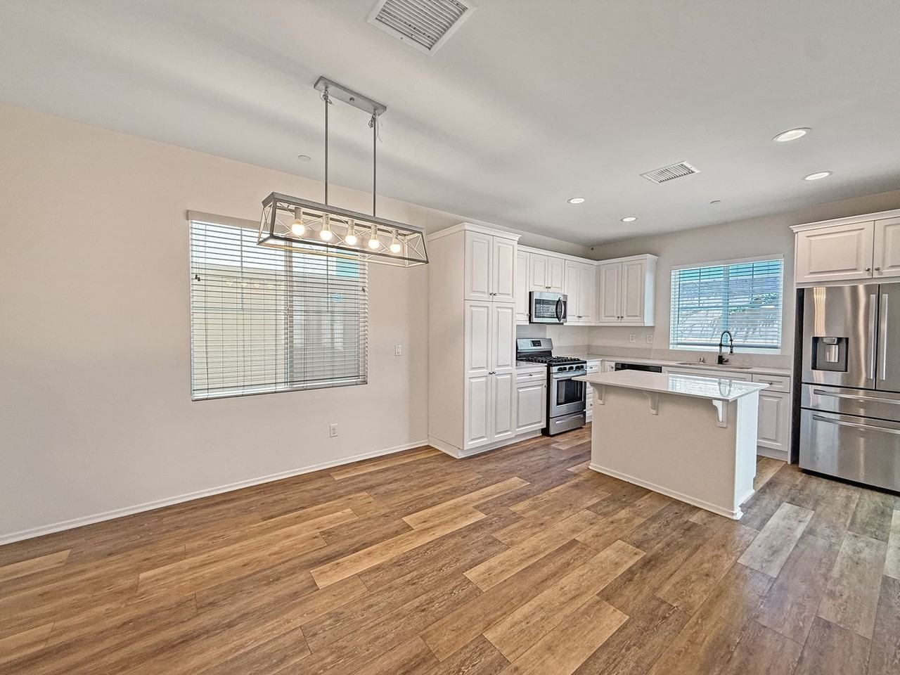 1845 Olivia St - Photo 2 of 24