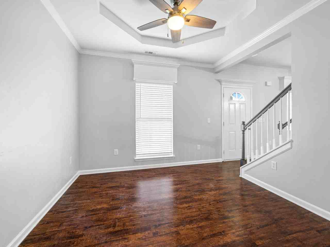 212 Dartmoor Dr - Photo 5 of 37