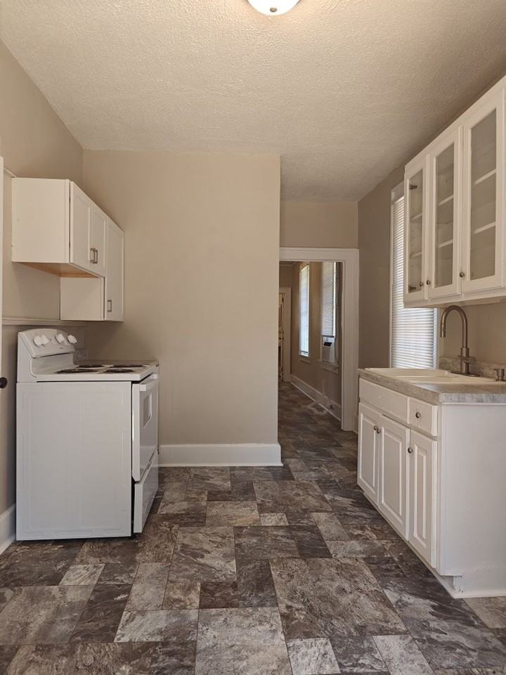 1702 Johns Rd - Photo 2 of 7