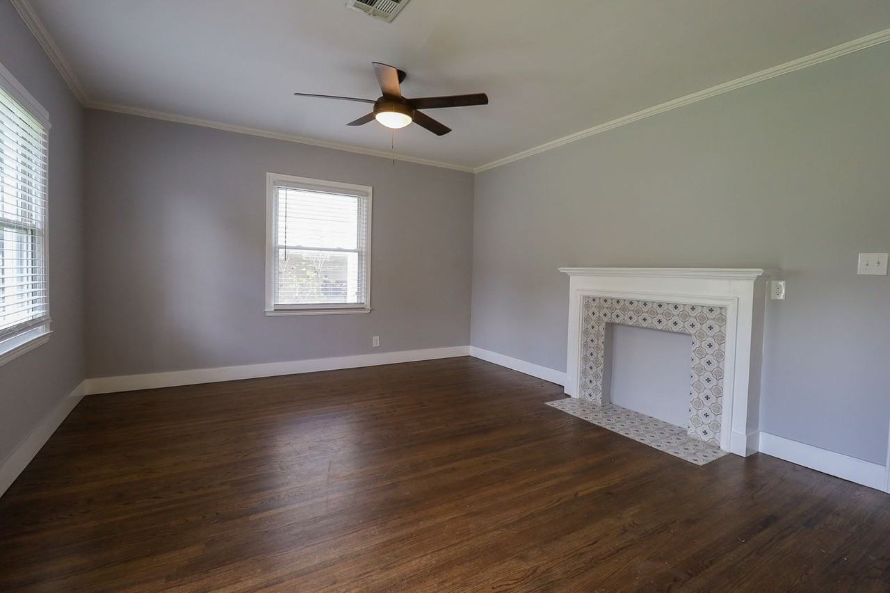 4046 E 23rd St - Photo 4 of 27
