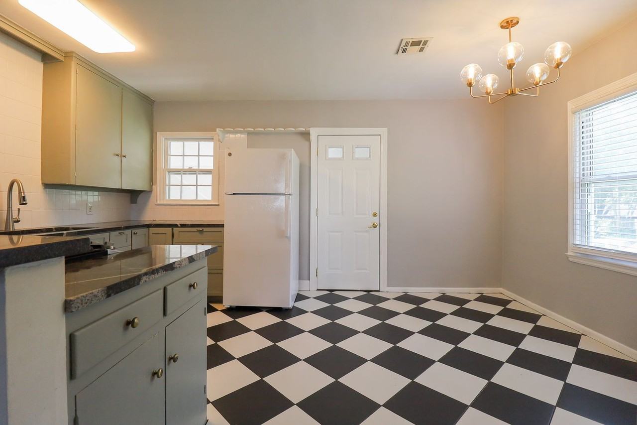 4046 E 23rd St - Photo 7 of 27