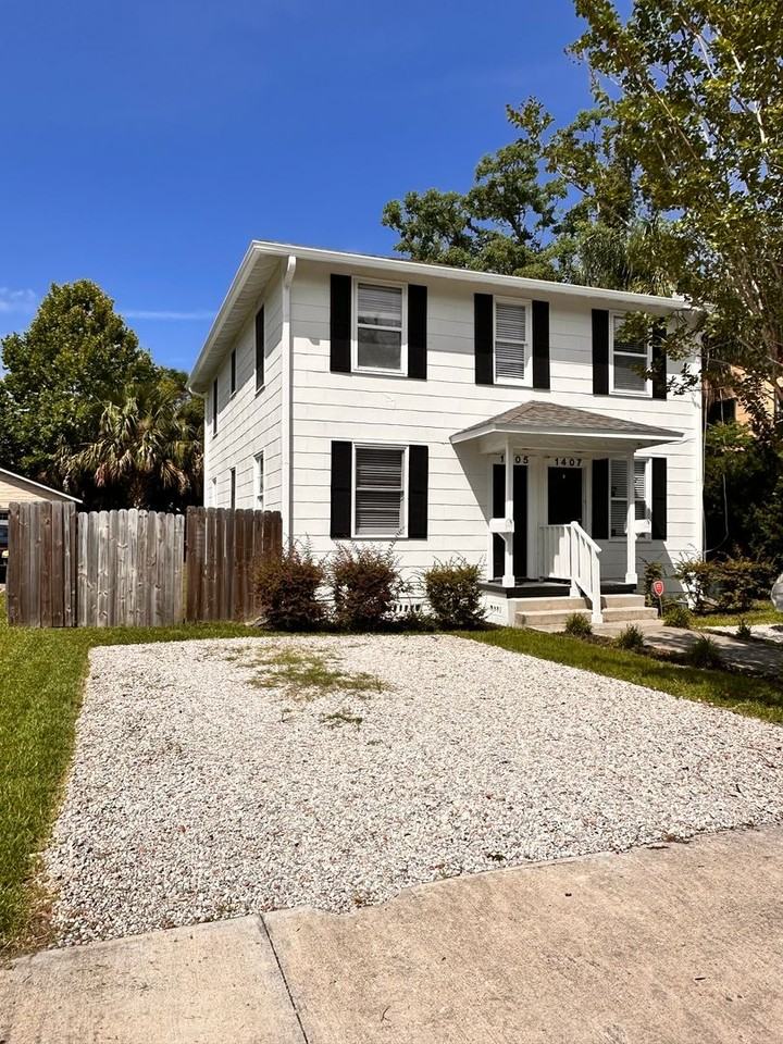 1405 Dancy St - Photo 3 of 21