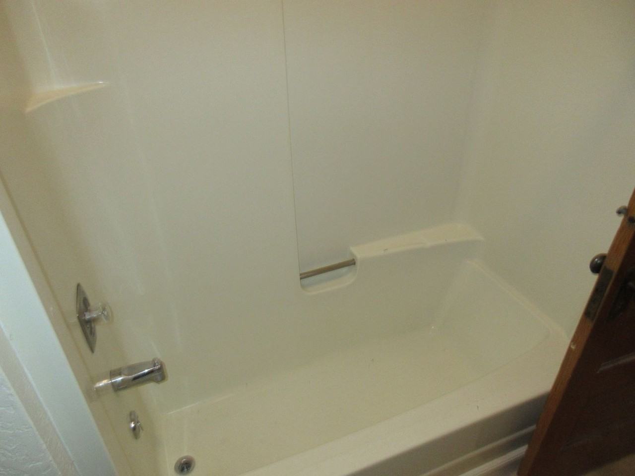 725 Ratcliff Dr Se - Photo 7 of 11