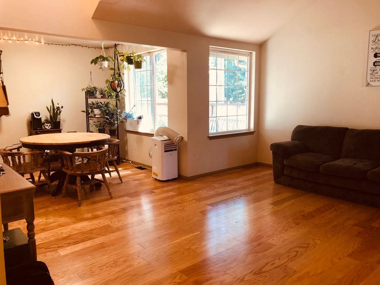 18122 Upland Dr Se - Photo 2 of 27