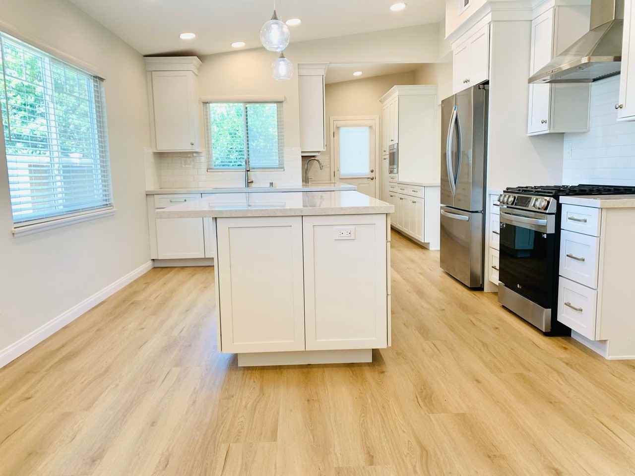 8816 Greyling Pl - Photo 3 of 28