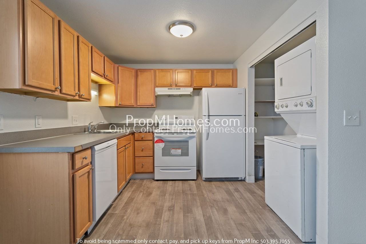 3283 Sw 126th Ave - Photo 7 of 18