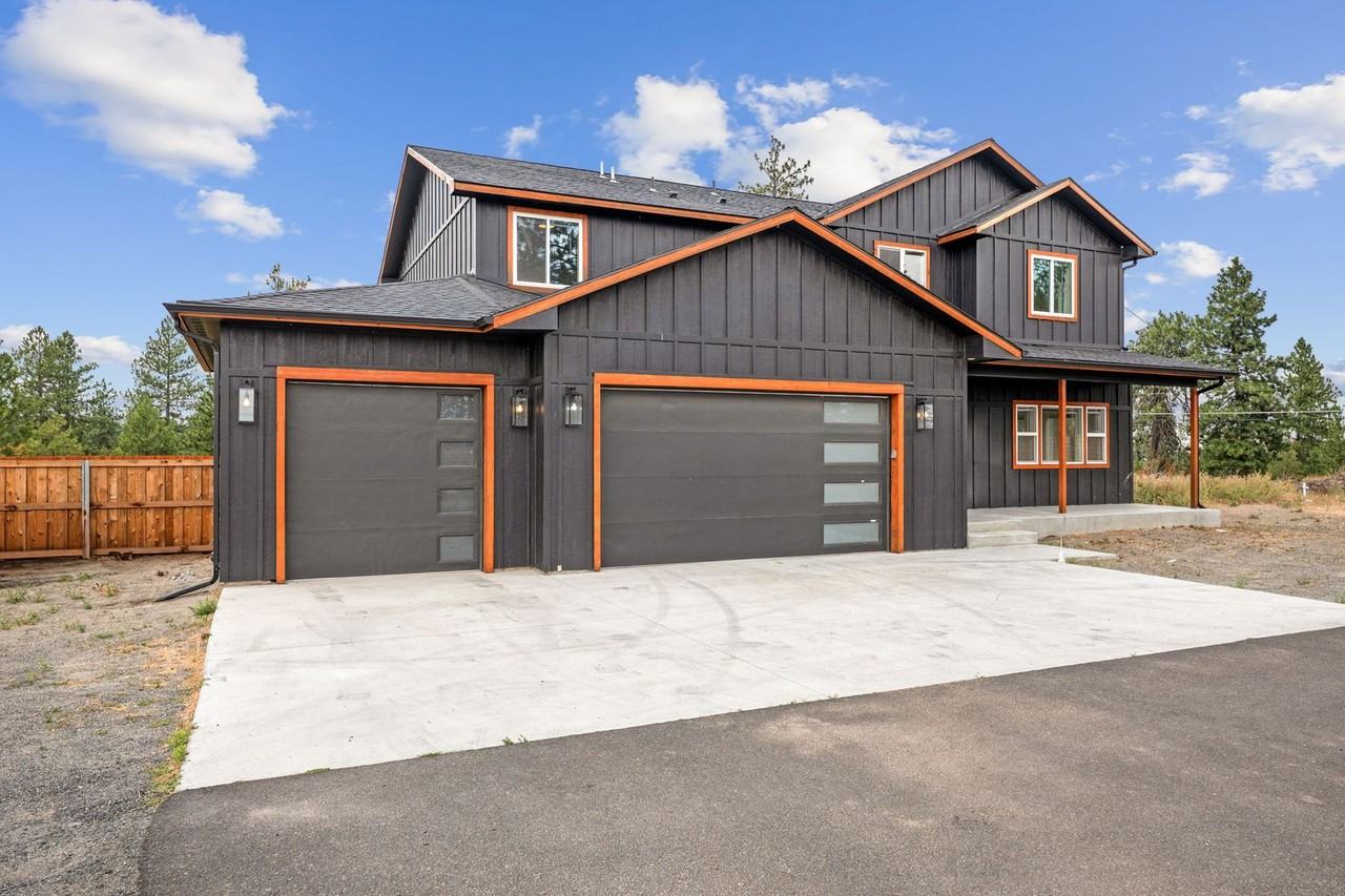 3895 W Cliffside Ln - Photo 2 of 35