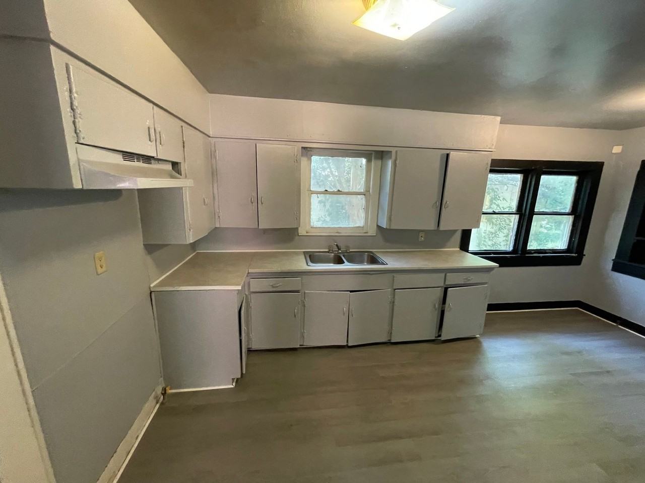 3224 Jackson St - Photo 2 of 14