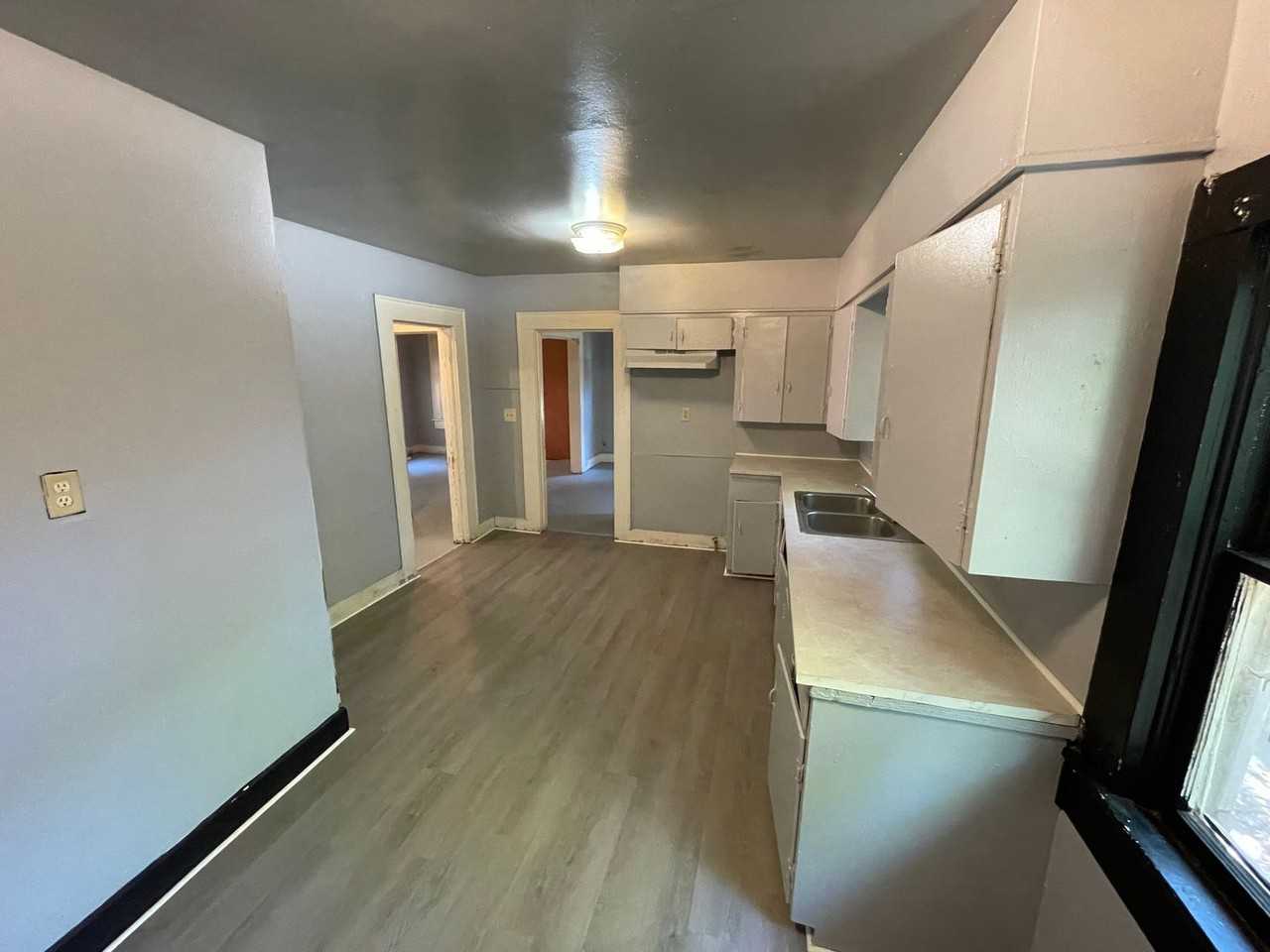 3224 Jackson St - Photo 4 of 14