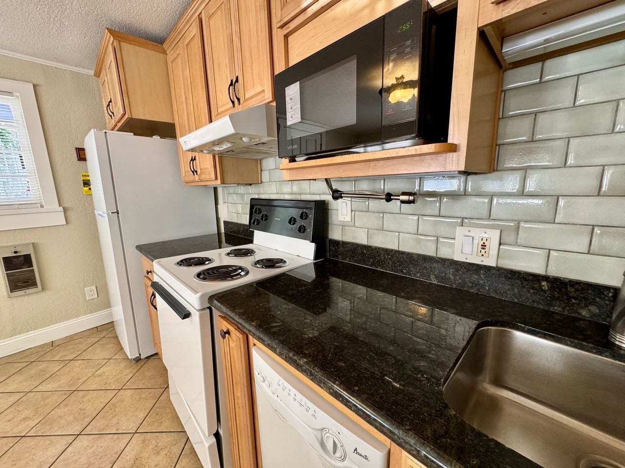 519 13th St - Photo 6 of 16