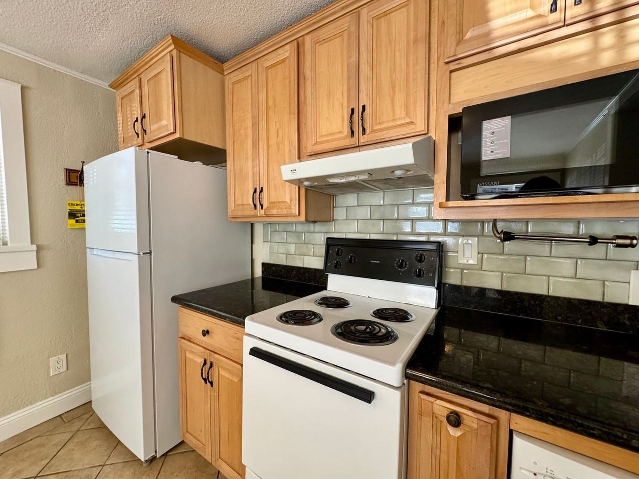 519 13th St - Photo 7 of 16