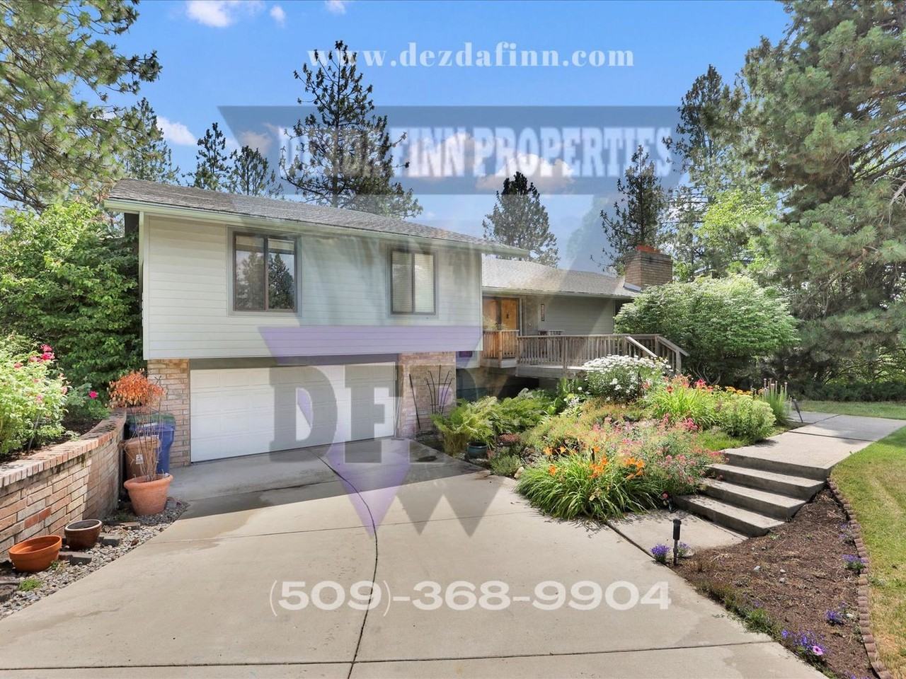 1049 S Primrose Ln - Photo 2 of 48