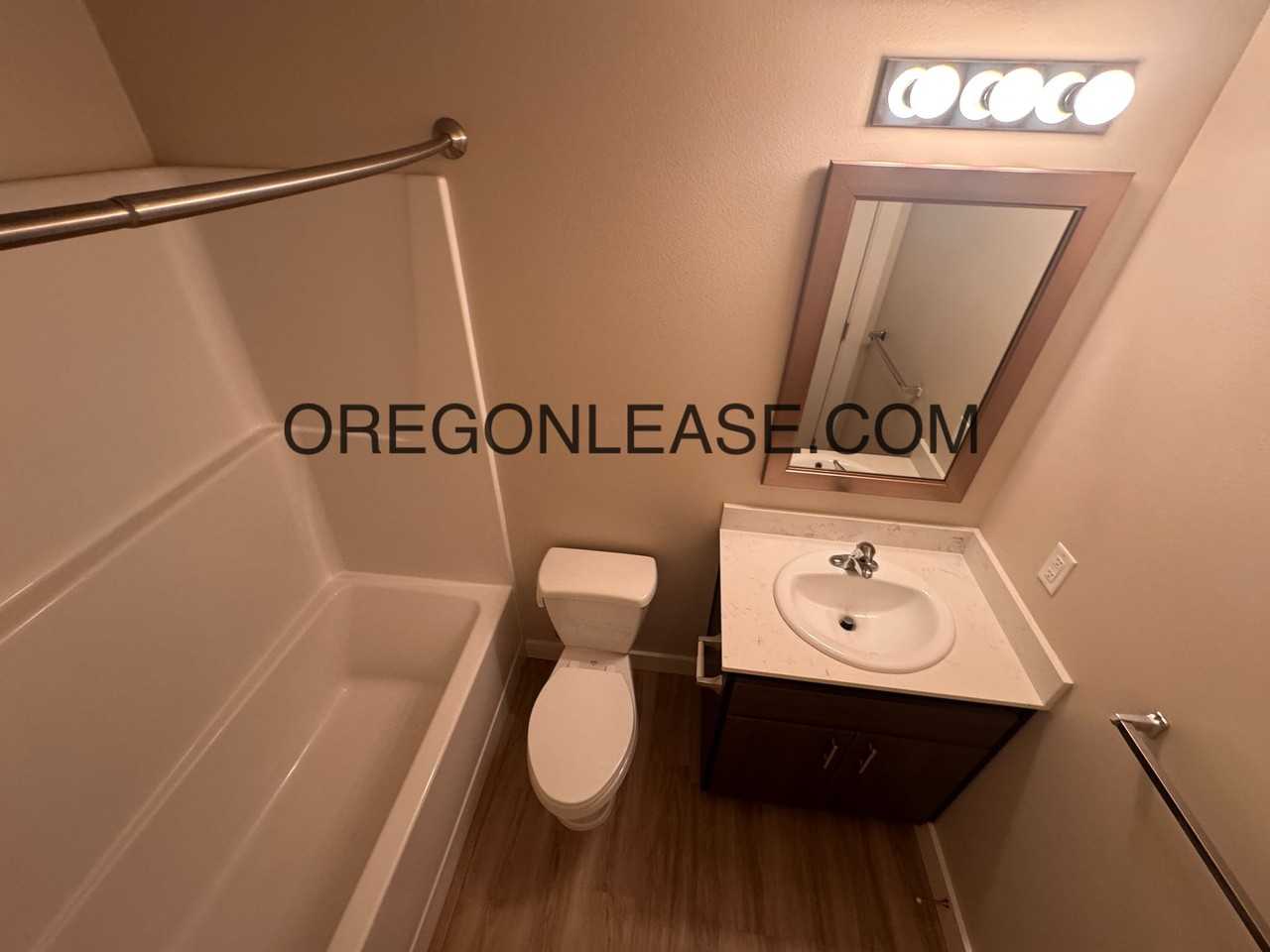 1100 Q St - Photo 7 of 24