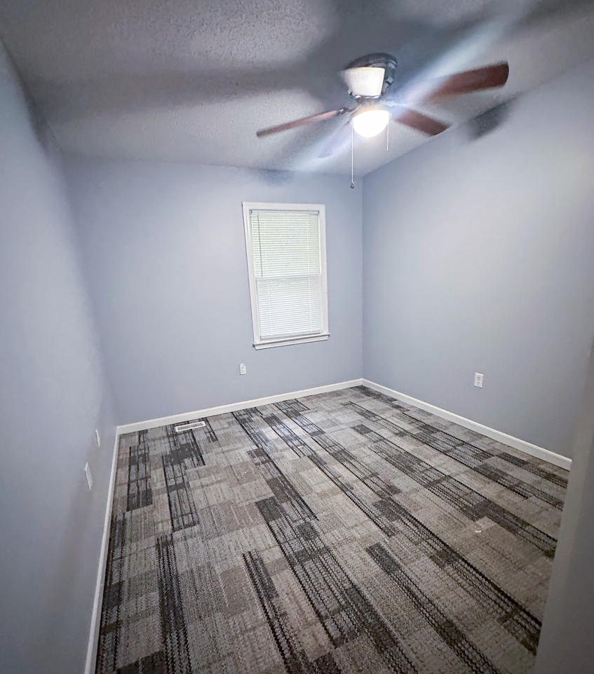 918 Georgetown St - Photo 6 of 10