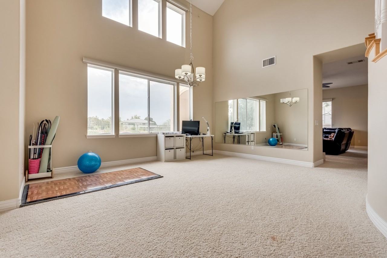 709 Sir James Bridge Way - Photo 6 of 35