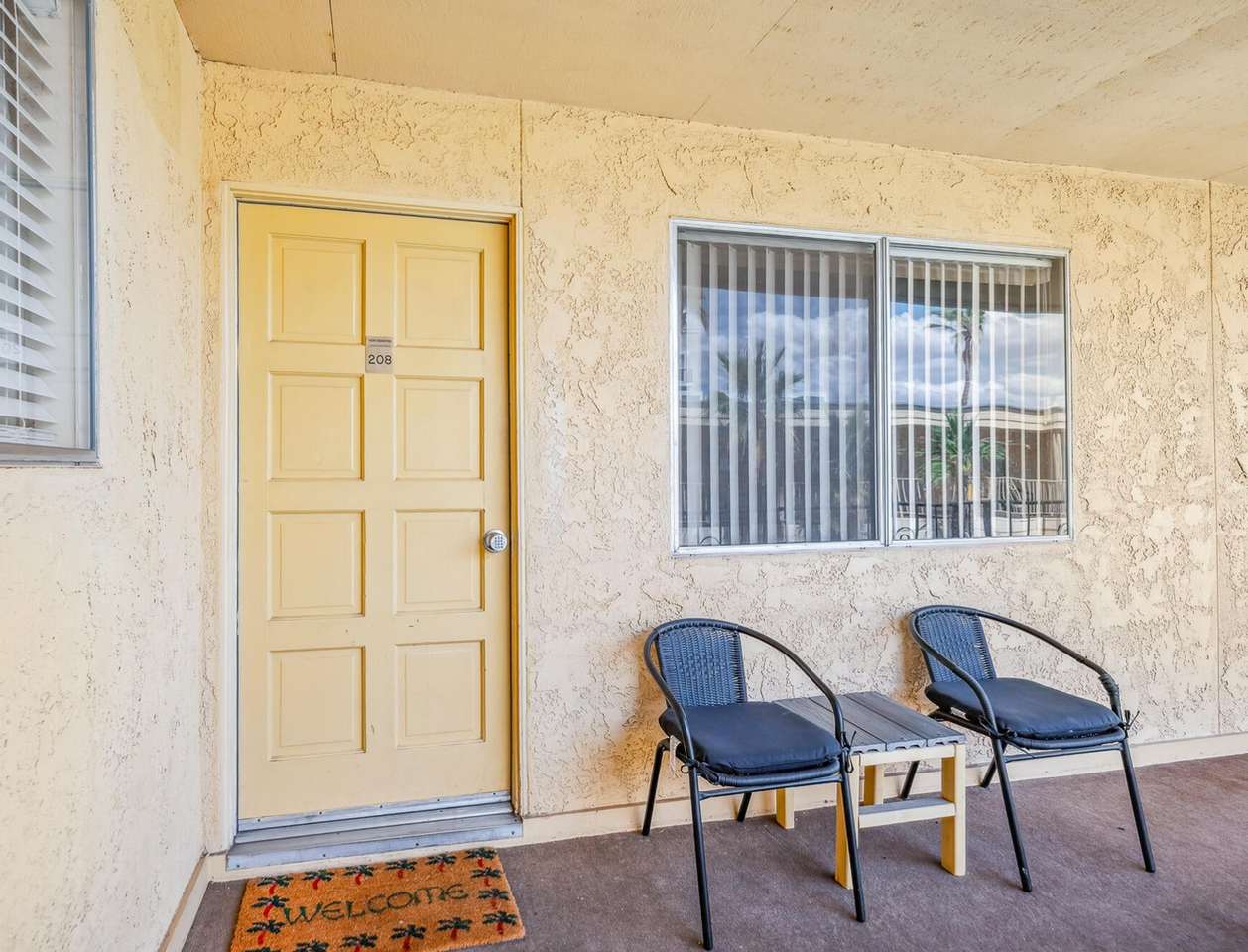 2100 Swanson Ave - Photo 2 of 16