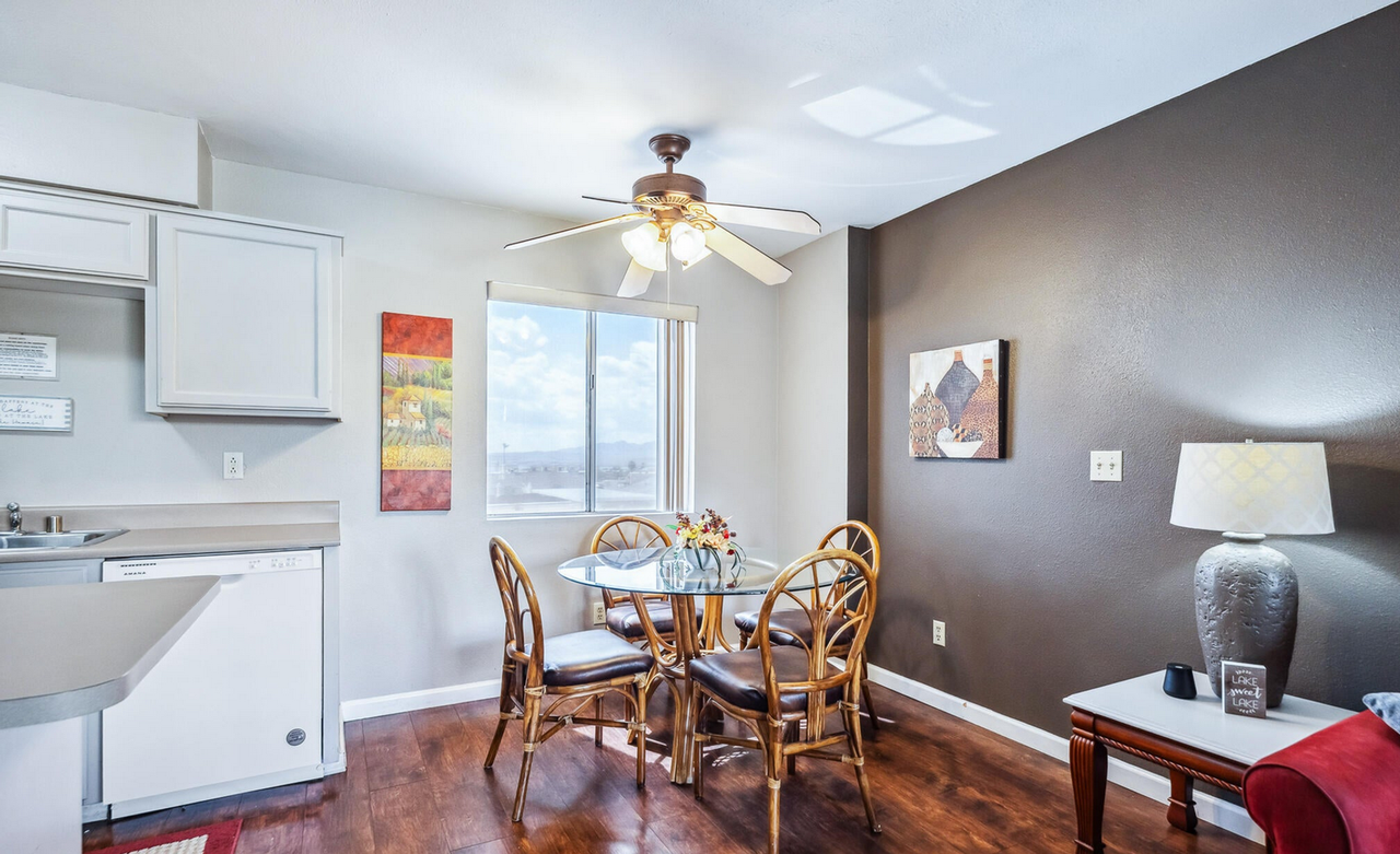 2100 Swanson Ave - Photo 4 of 16