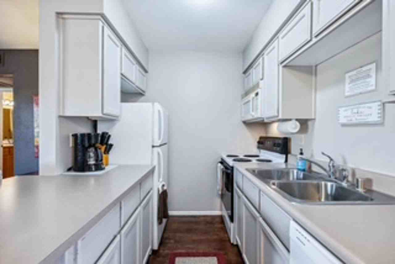 2100 Swanson Ave - Photo 7 of 16