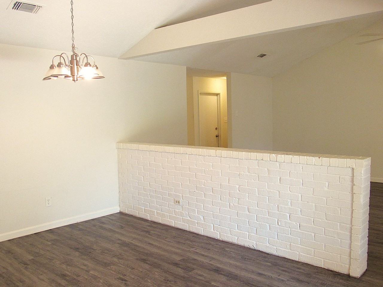 18831 Droitwich Dr - Photo 4 of 21