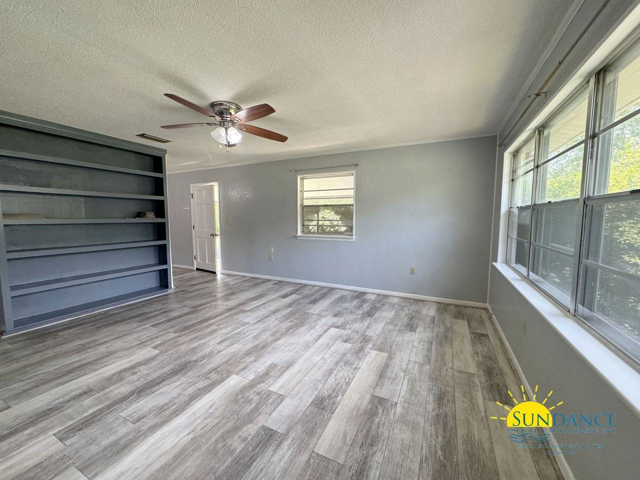 2052 Roberts Dr - Photo 3 of 19