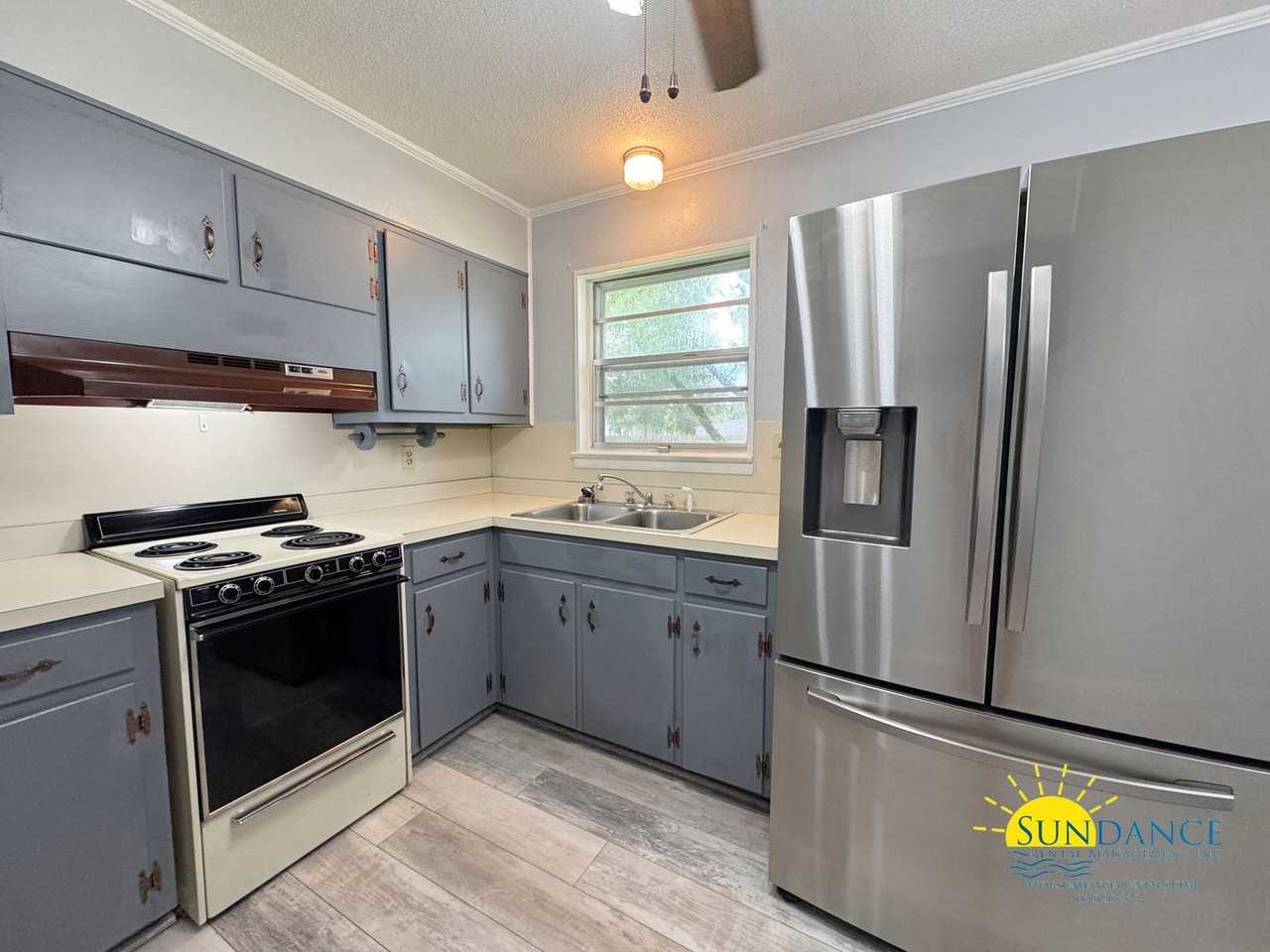 2052 Roberts Dr - Photo 7 of 19