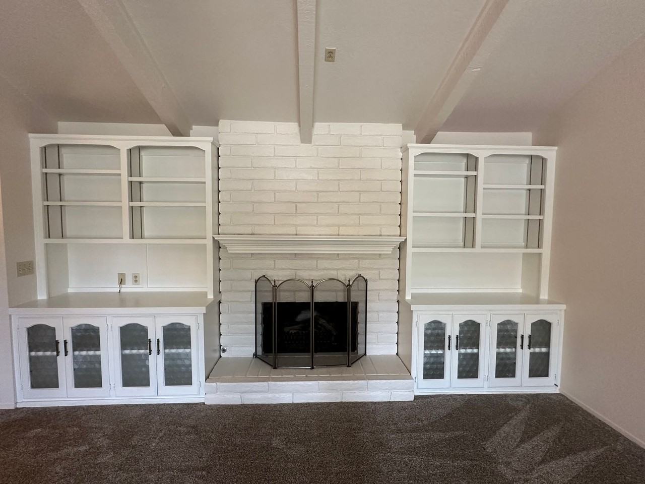923 Greenfield Ave - Photo 6 of 36