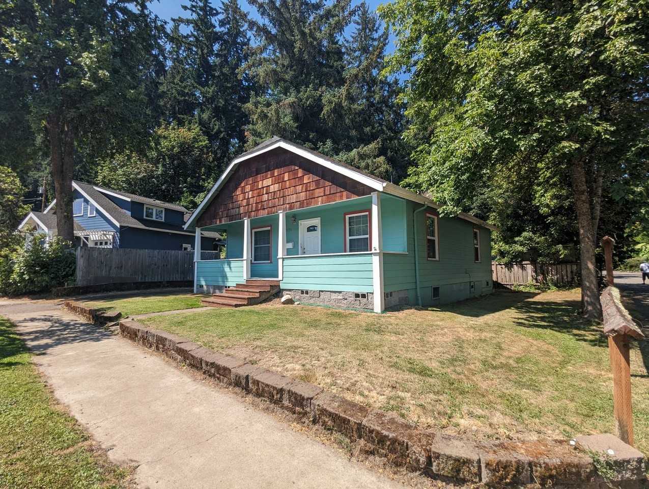 2496 Onyx St - Photo 3 of 30
