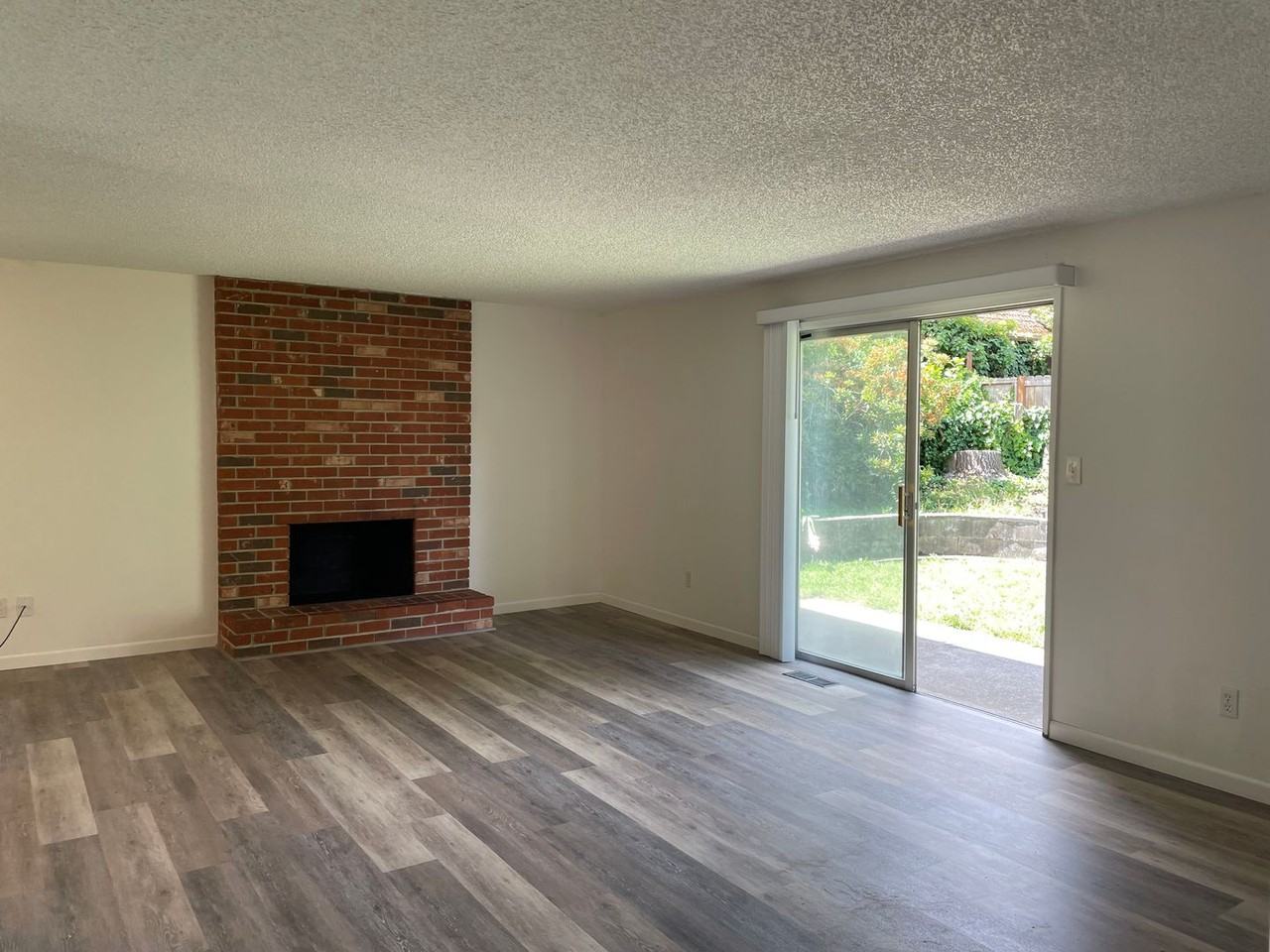 581 N Wexford Cir - Photo 4 of 25