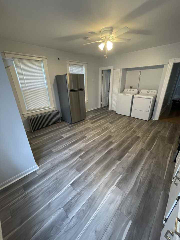 Hale St #1 - Photo 2 of 12