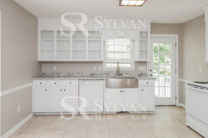 1029 Natchez Trl - Photo 3 of 15