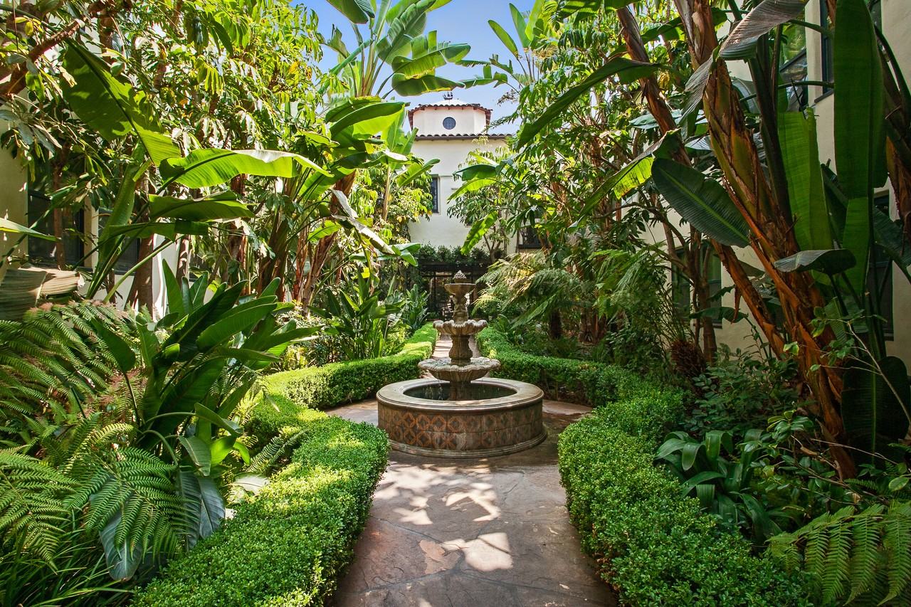 118 Carr Dr #208 - Photo 2 of 14