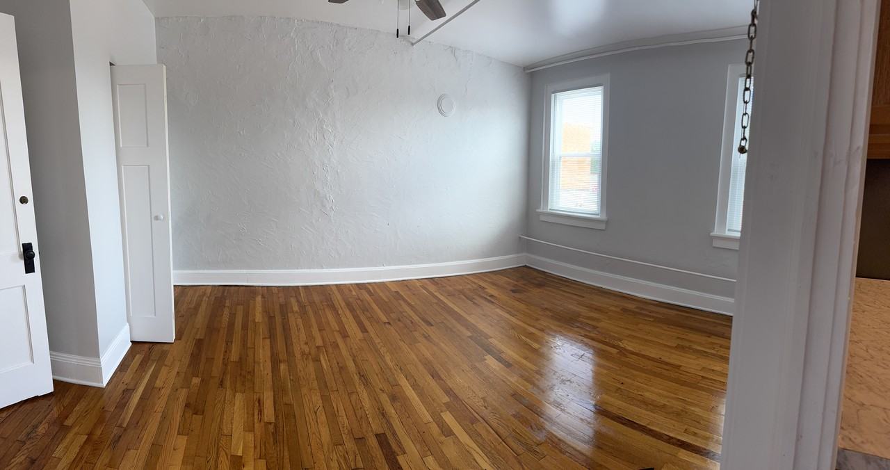 112 Main St W #A - Photo 5 of 18