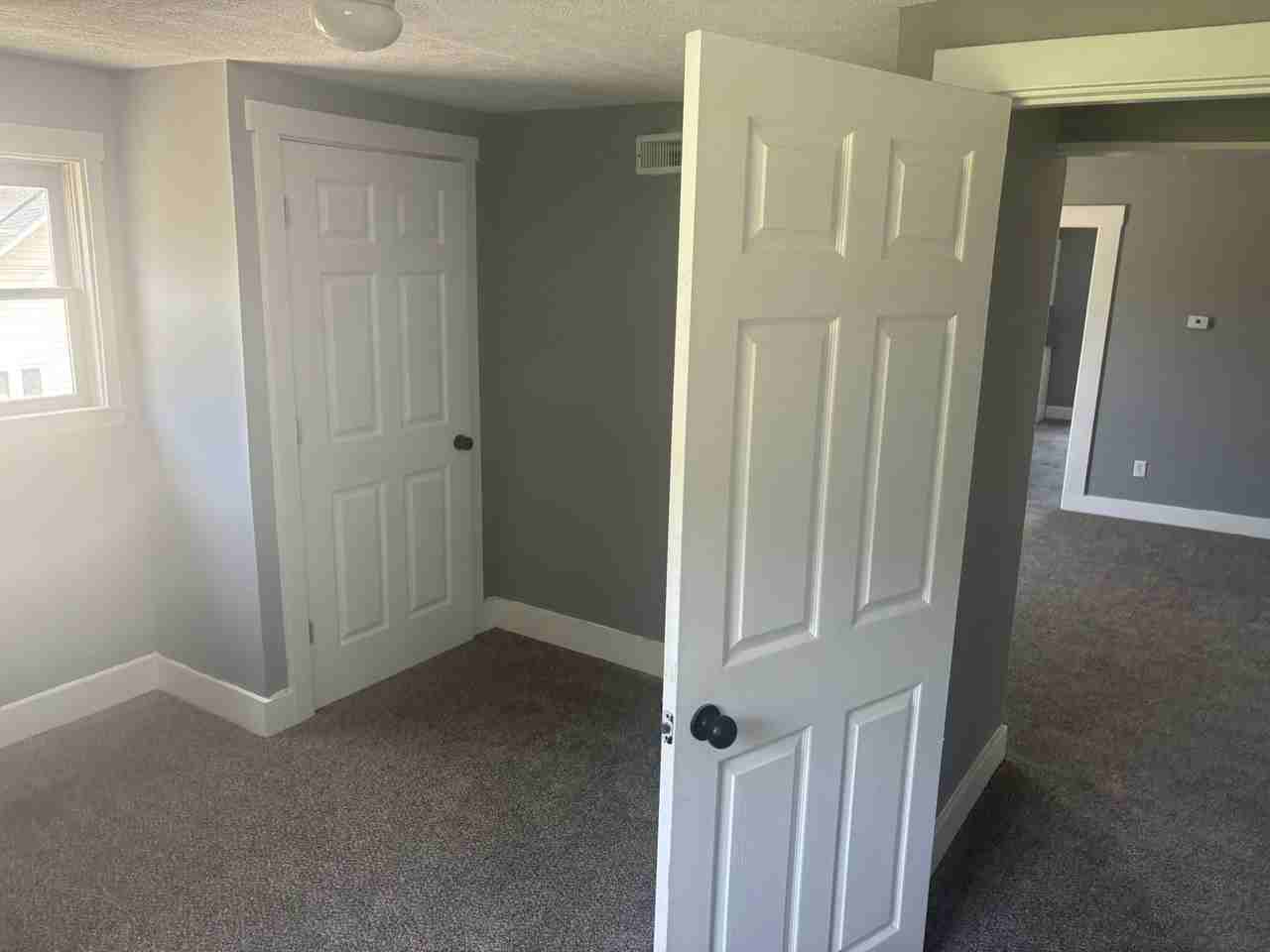 243 Fort St #B - Photo 5 of 10