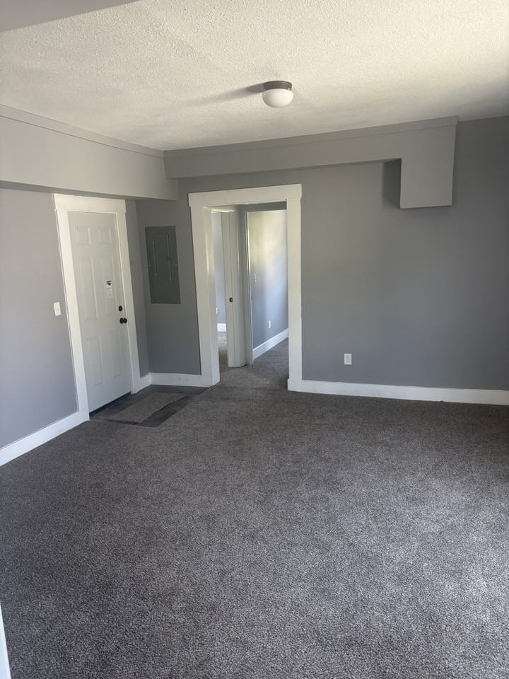 243 Fort St #B - Photo 7 of 10