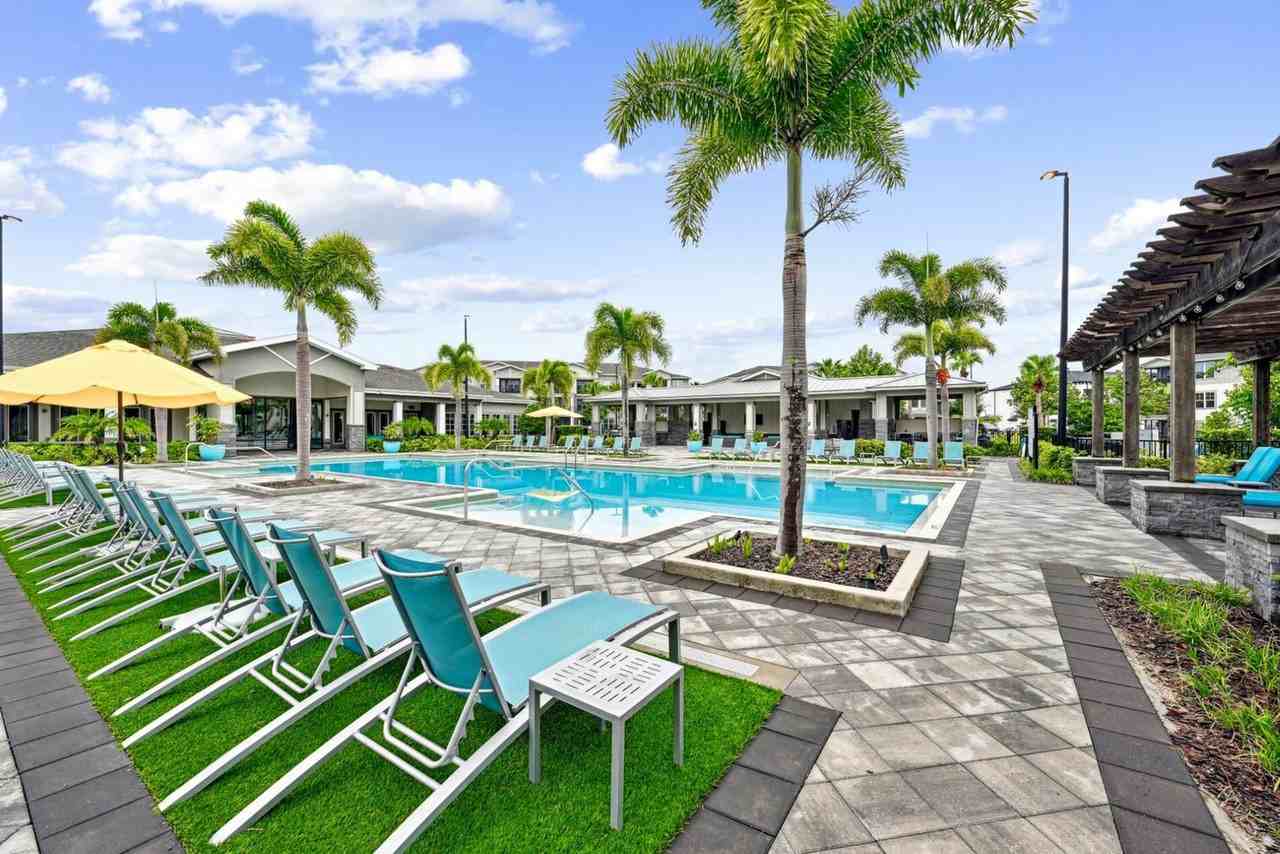 Halston Waterleigh - Photo 2 of 28