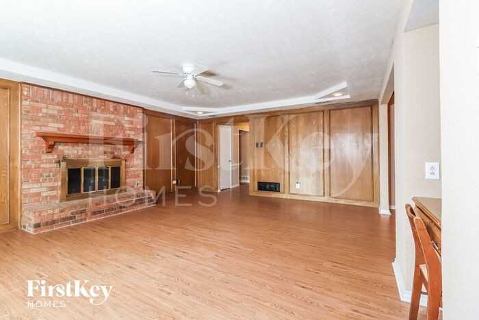 718 Bordner Dr - Photo 3 of 15
