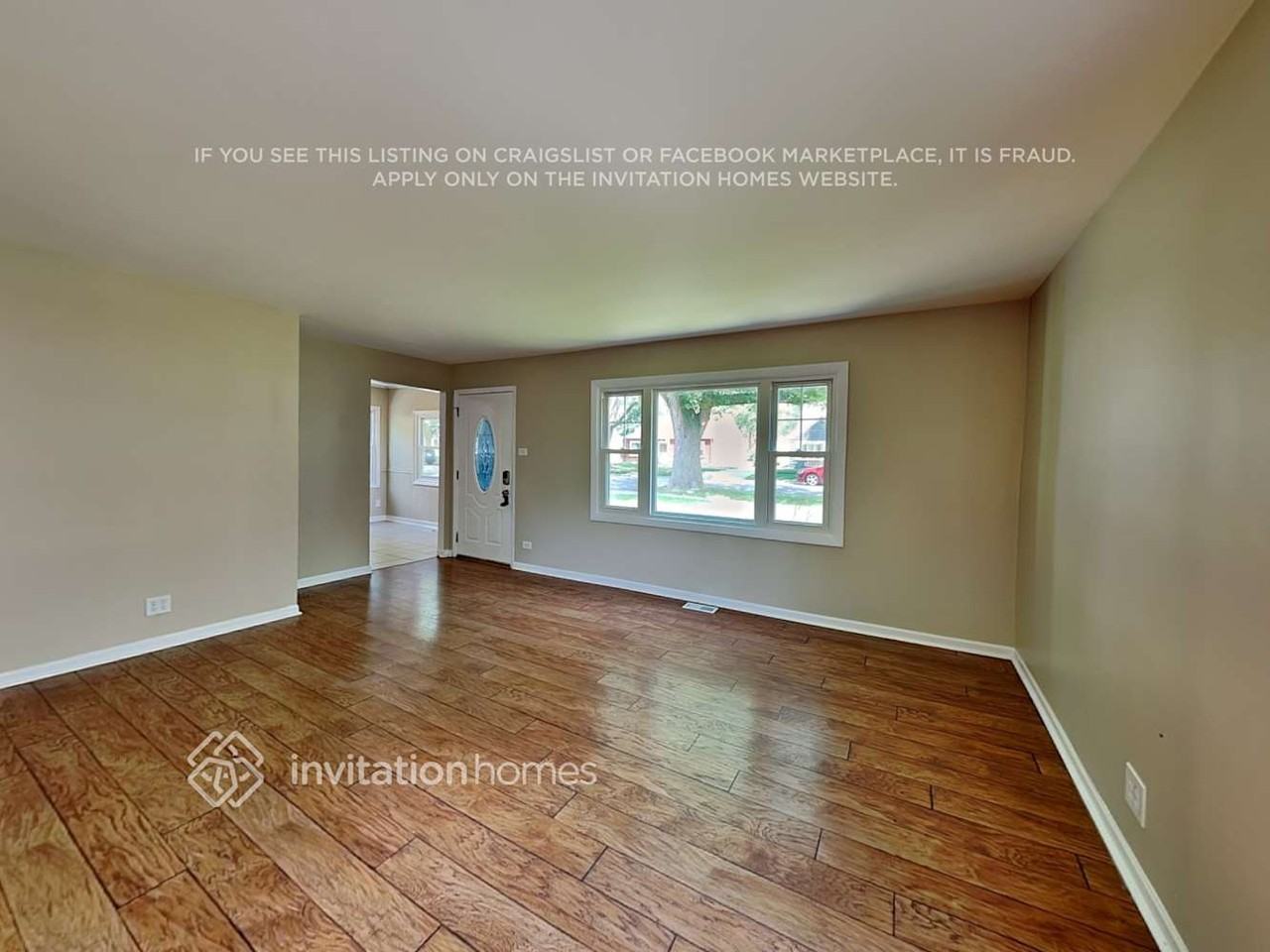 9220 S 49th Ct - Photo 7 of 18