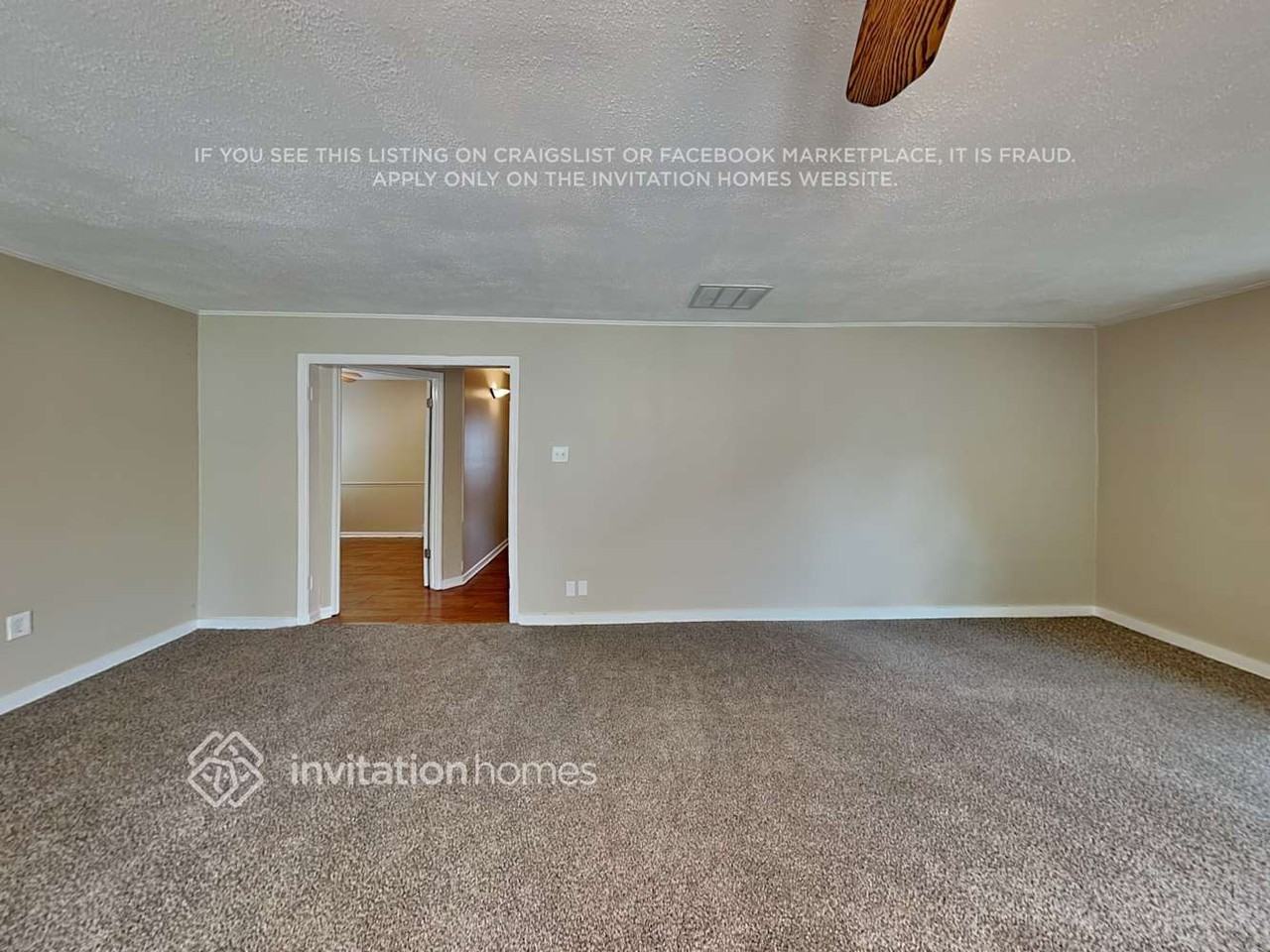 9220 S 49th Ct - Photo 5 of 18