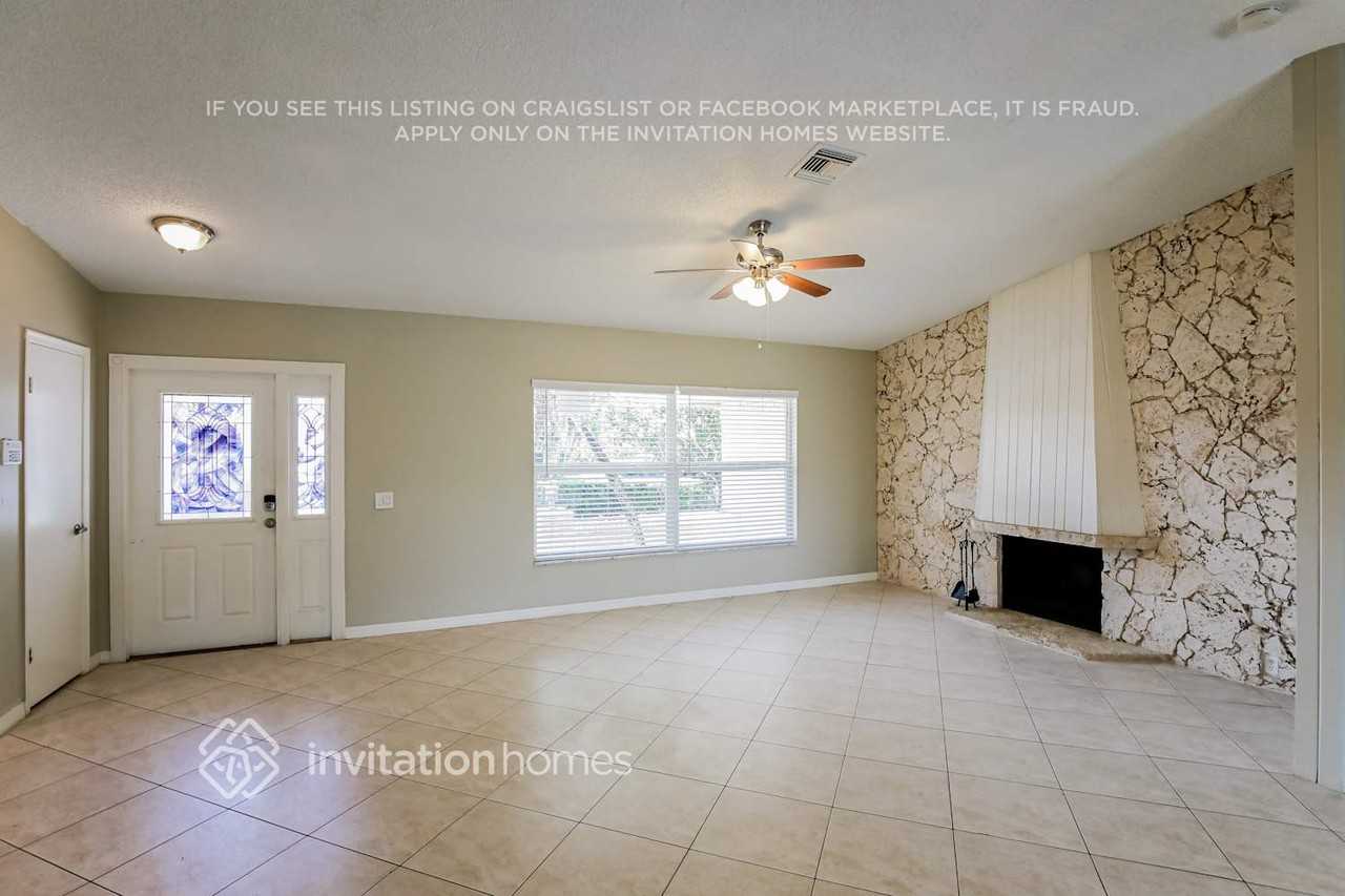 11179 Nw 18th Ct - Photo 3 of 17