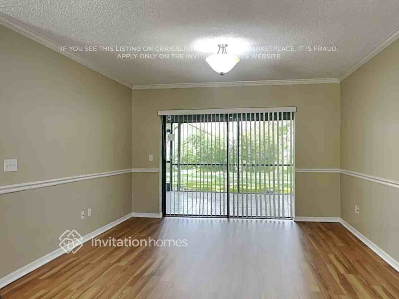 9102 Regents Park Dr - Photo 3 of 19