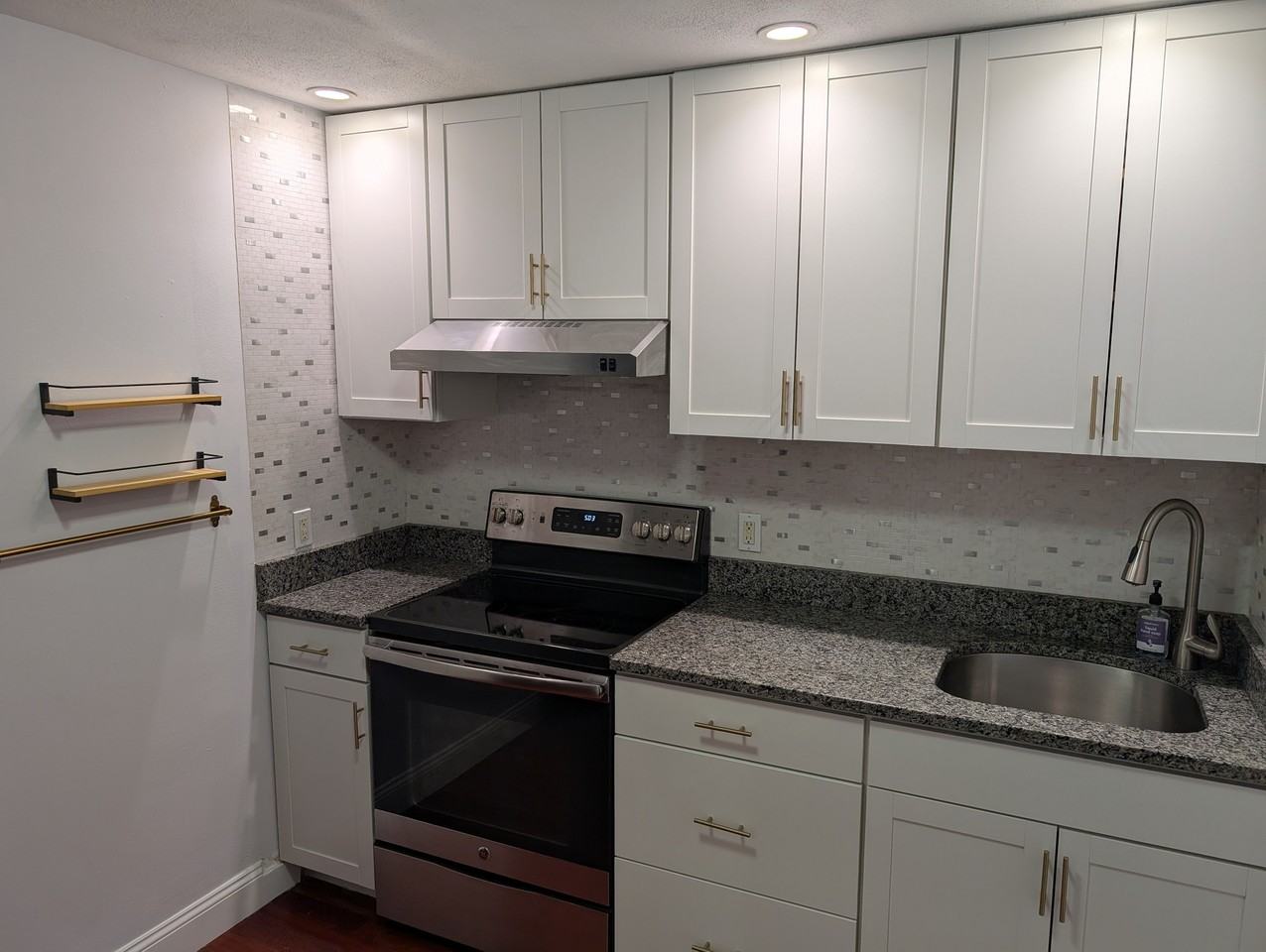32 Whites Avenue #D75 - Photo 4 of 16