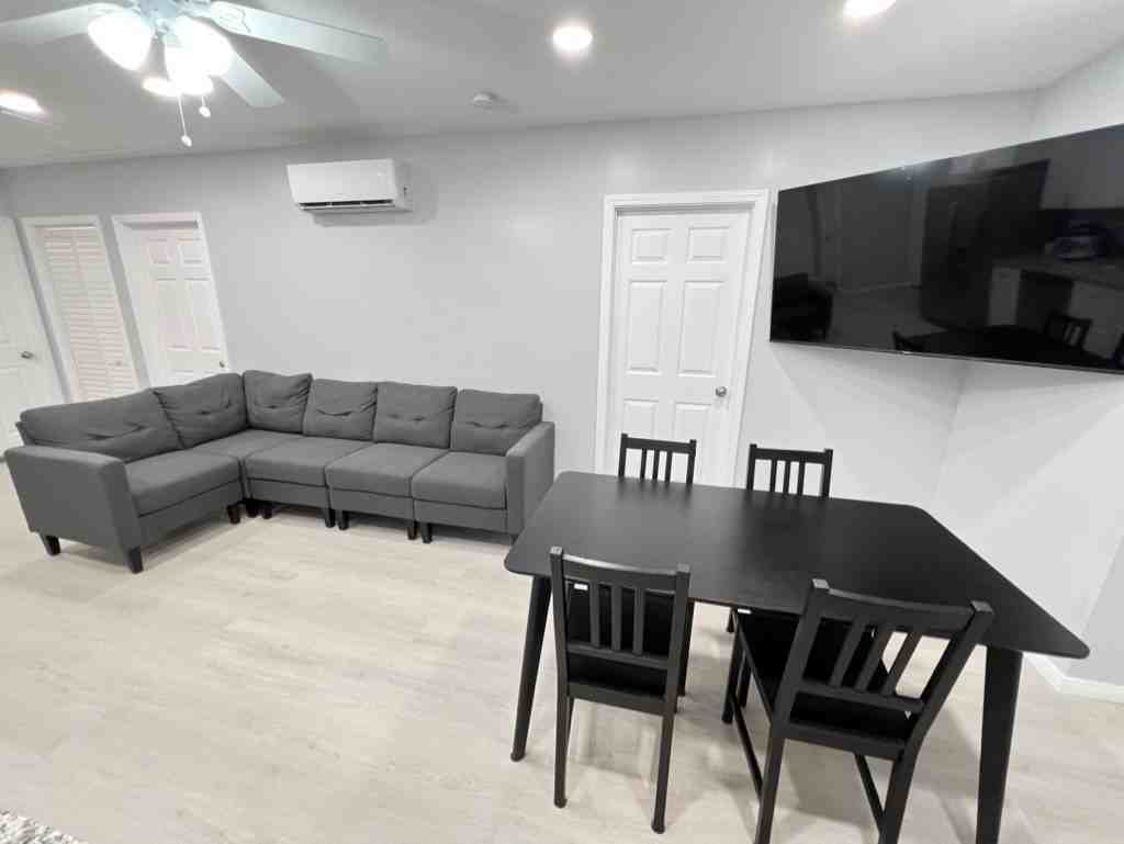 465 West 2nd Street - Photo 6 of 8