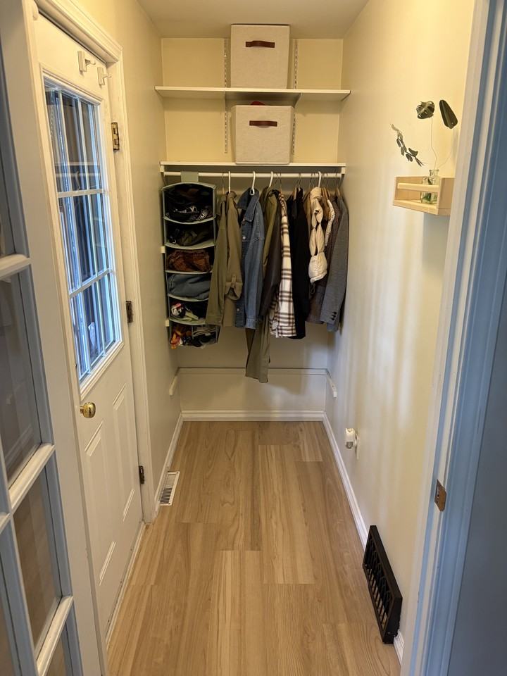 1069 Warsaw Ave - Photo 3 of 33